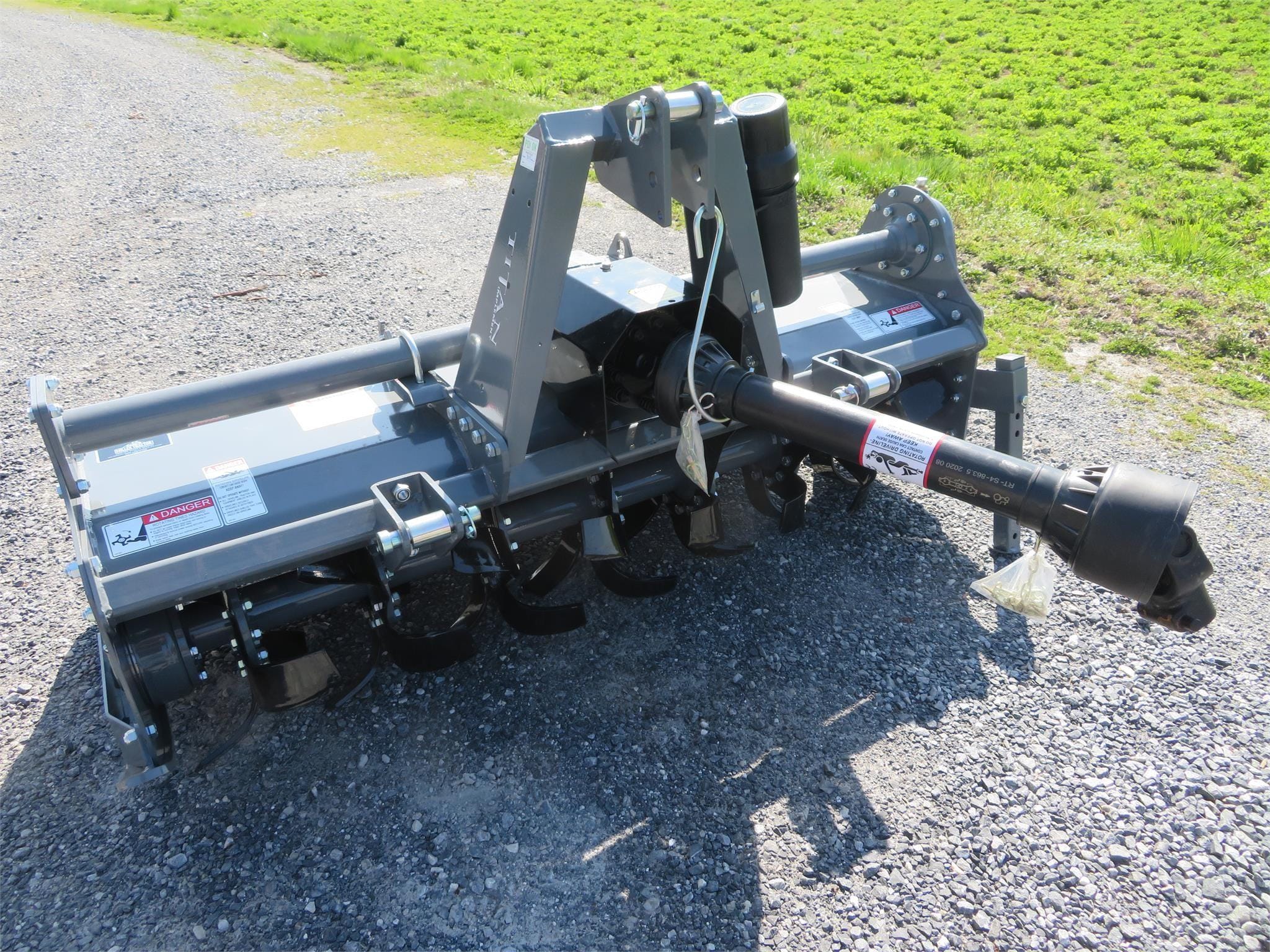 Titan UM56 Equipment Image0