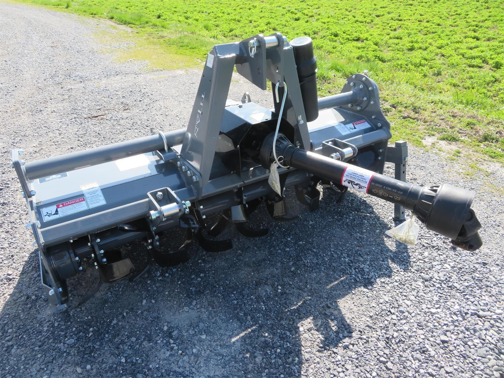 Titan UM56 Equipment Image0