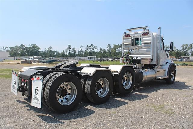 Image of Peterbilt 567 equipment image 3