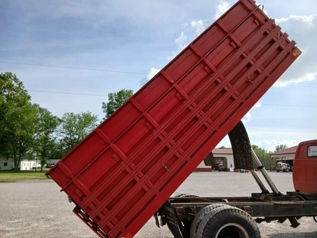 Image of Chevrolet C65 equipment image 3