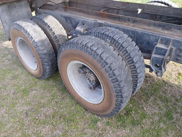 Image of Ford LN800 equipment image 4