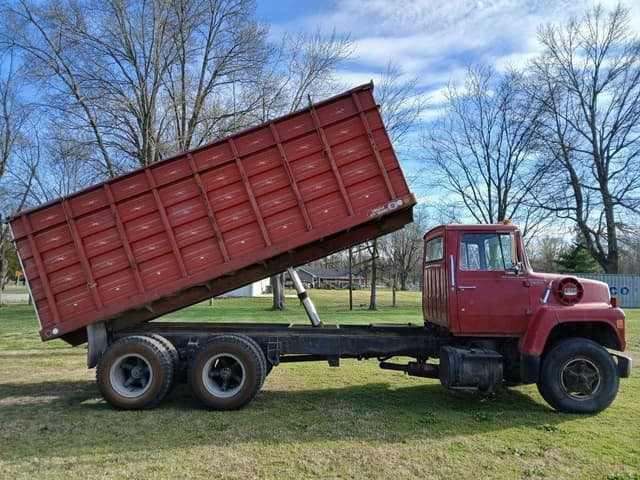 Image of Ford LN800 equipment image 3