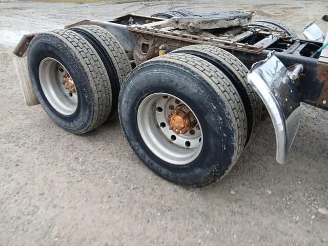 Image of International 9300 equipment image 3