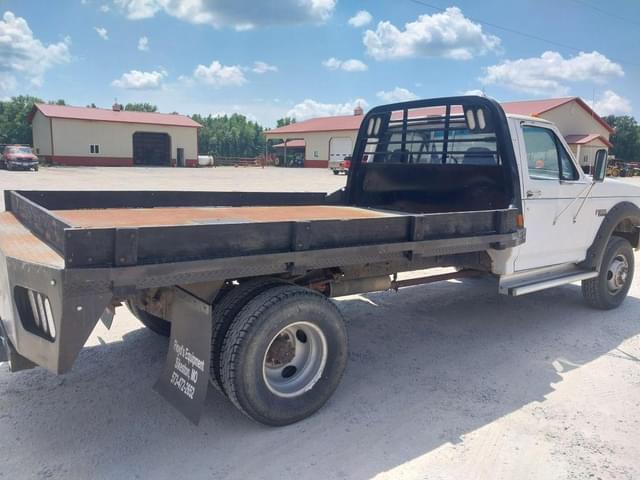 Image of Ford F-350 equipment image 4