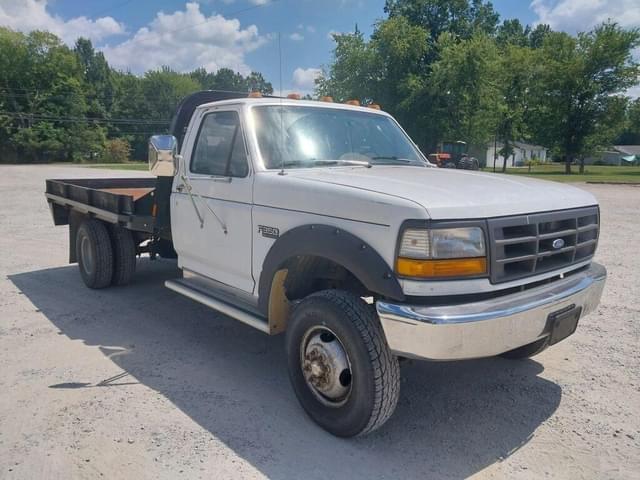 Image of Ford F-350 equipment image 2