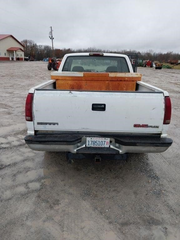 Image of GMC Sierra equipment image 4