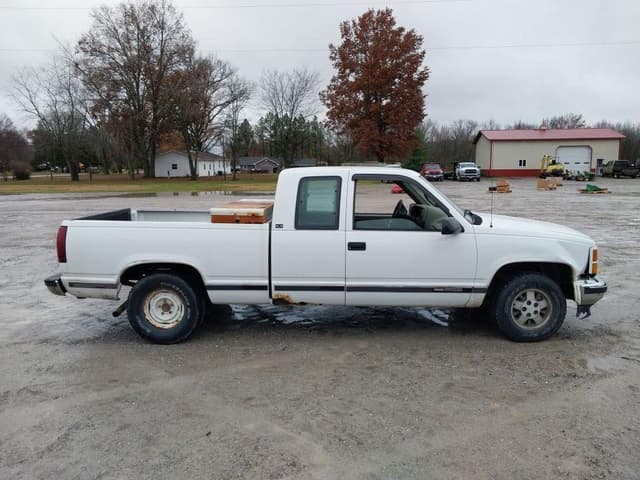 Image of GMC Sierra equipment image 3