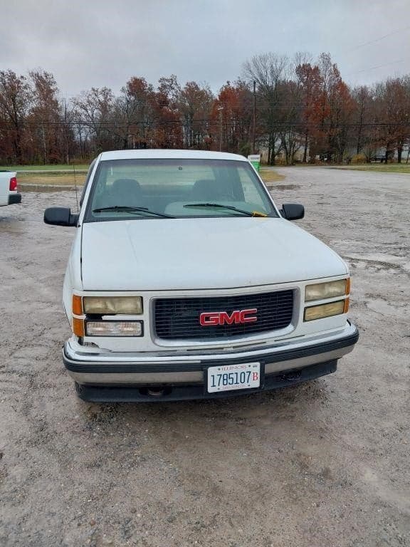 Image of GMC Sierra equipment image 1