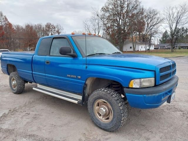 Image of Dodge Ram 2500 equipment image 2