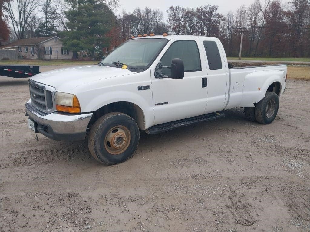 Image of Ford F-350 Primary image