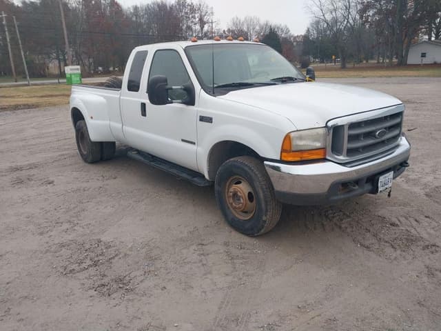 Image of Ford F-350 equipment image 2