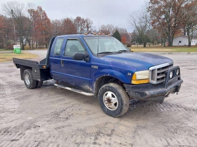 Image of Ford F-350 equipment image 2