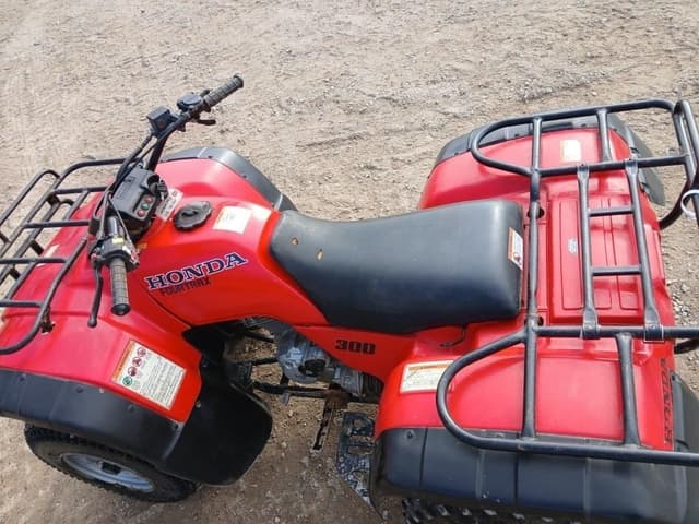 Image of Honda Fourtrax 300 equipment image 4