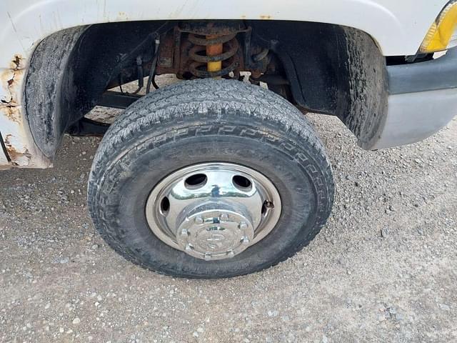 Image of Dodge Ram 3500 equipment image 3