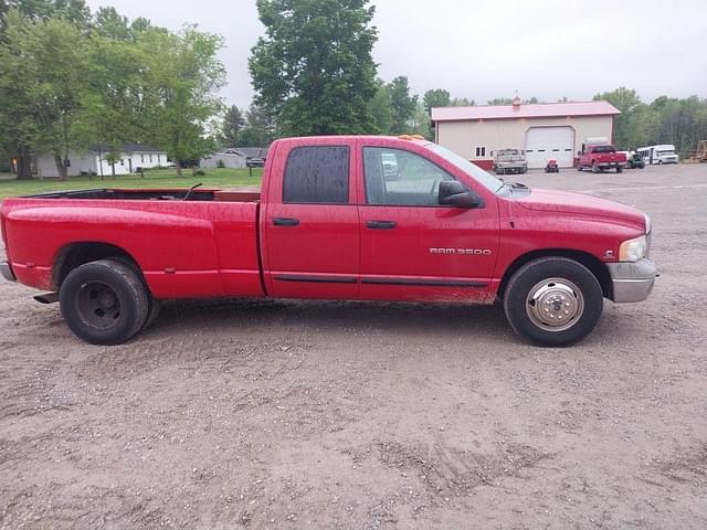 Image of Dodge Ram 3500 equipment image 3