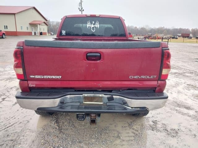 Image of Chevrolet 2500HD equipment image 4