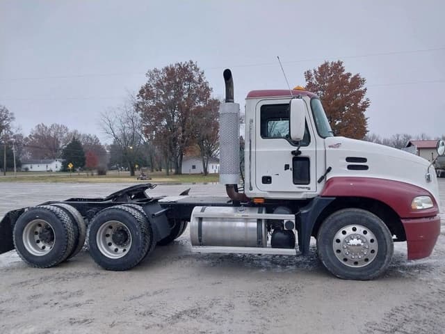 Image of Mack CXN613 equipment image 3