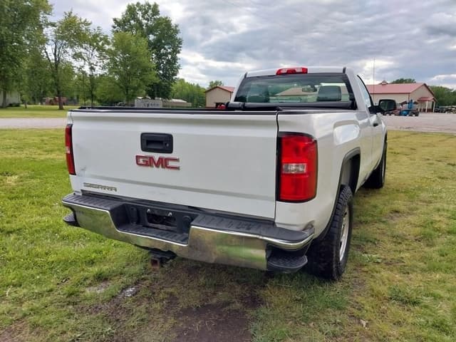 Image of GMC Sierra equipment image 4