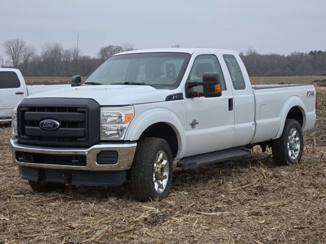 Image of Ford F-350 equipment image 2