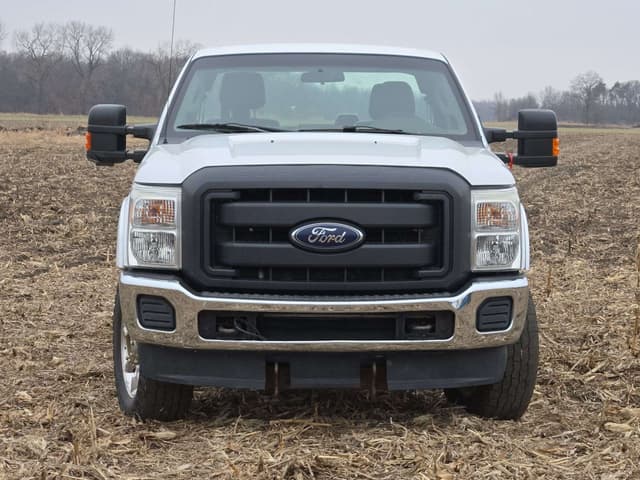 Image of Ford F-350 equipment image 1