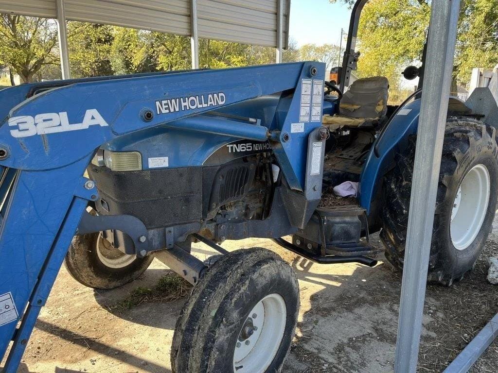 New Holland TN65 Equipment Image0