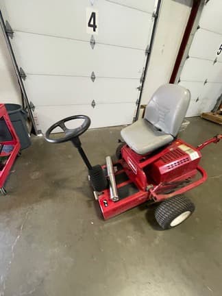Image of Toro GreensPro 1240 equipment image 2