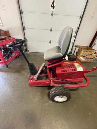 Image of Toro GreensPro 1240 equipment image 2