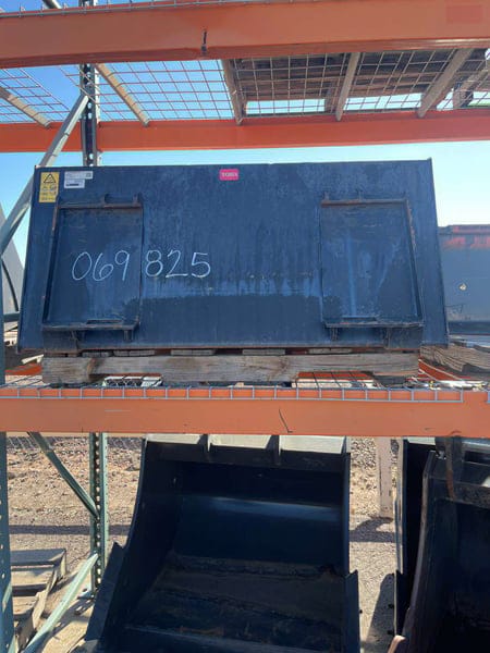 Toro Bucket Equipment Image0