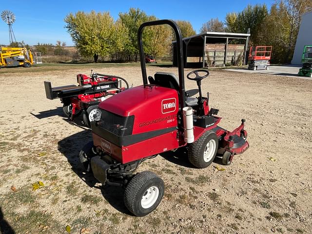 Image of Toro Groundsmaster 228-D equipment image 4