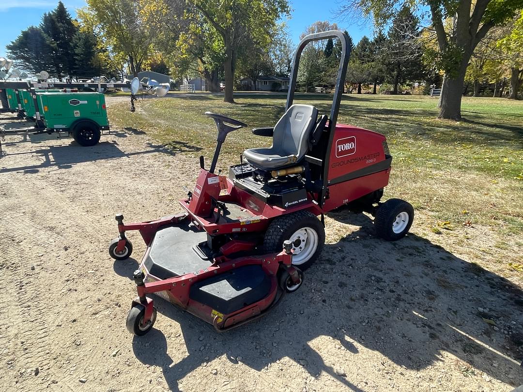 Image of Toro Groundsmaster 228-D Primary image