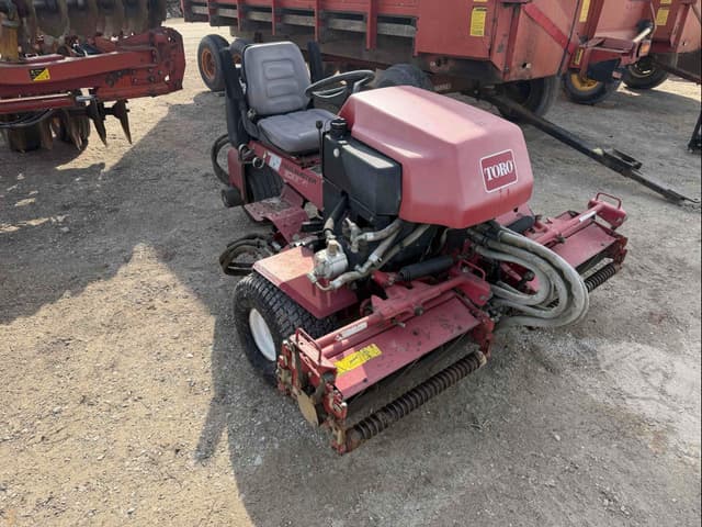Image of Toro 2300D equipment image 2