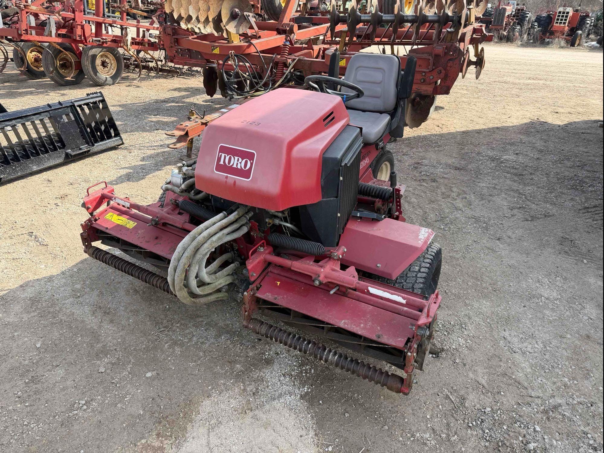 Toro 2300D Equipment Image0