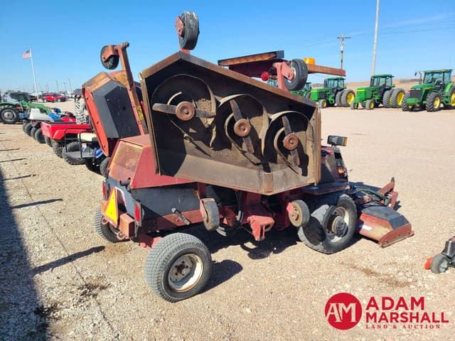 Image of Toro Groundsmaster 580D equipment image 3