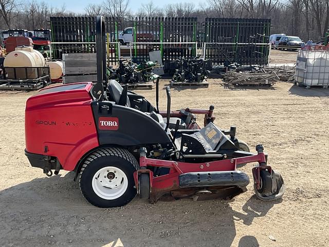 Image of Toro Groundsmaster 7210 equipment image 2