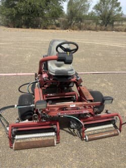 Image of Toro Greensmaster TriFlex 3100 equipment image 2