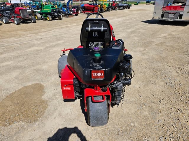 Image of Toro Greensmaster 3250-D equipment image 3