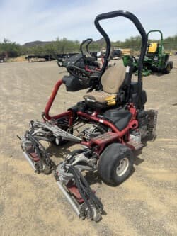 Image of Toro Greensmaster TriFlex 3300 equipment image 3