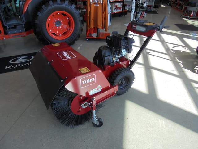 Image of Toro Power Broom equipment image 1