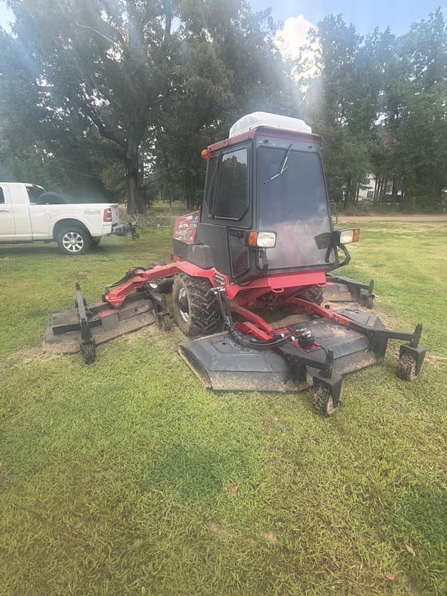 Image of Toro Groundsmaster 580D equipment image 2