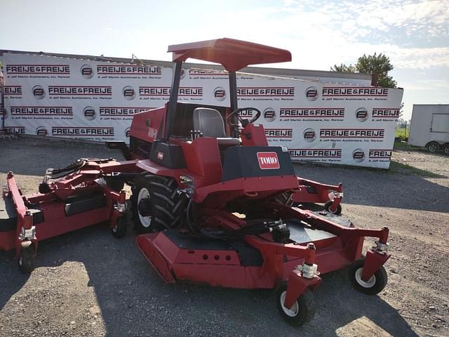 Image of Toro Groundsmaster 580D equipment image 2