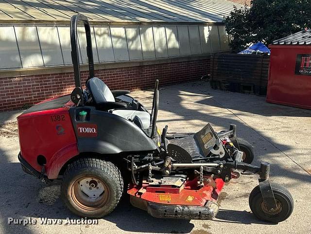 Image of Toro Groundsmaster 7210 equipment image 3