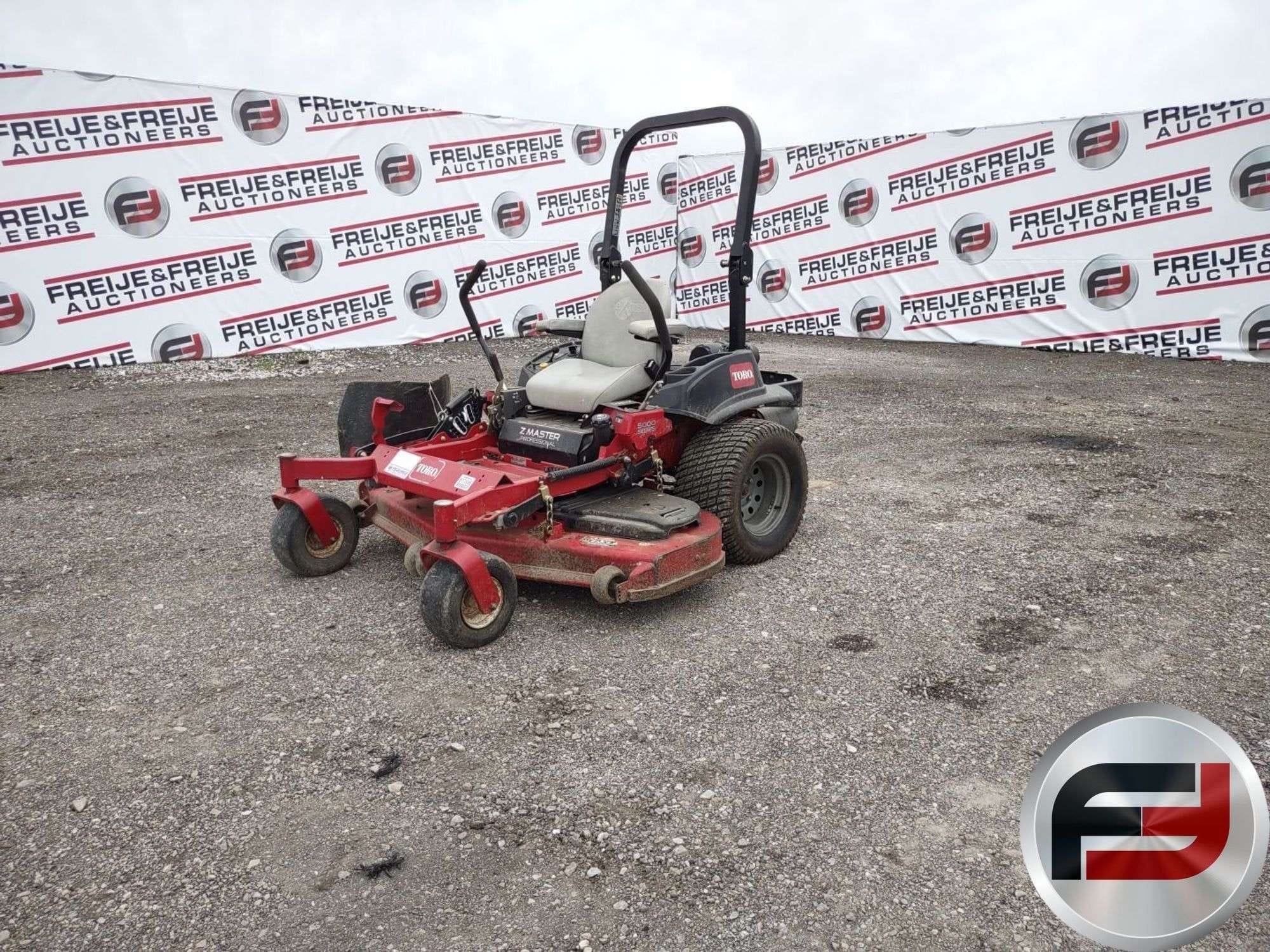 Toro Z Master Professional Equipment Image0