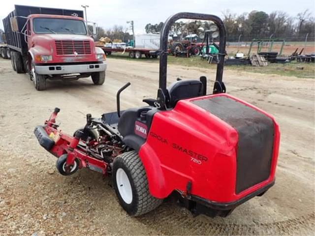 Image of Toro Groundsmaster 7210 equipment image 3