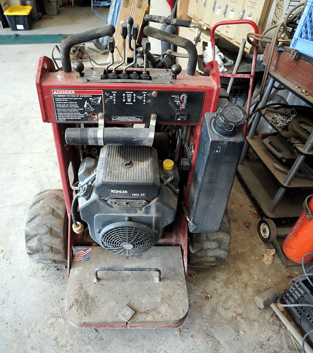 Image of Toro Dingo 220 equipment image 3