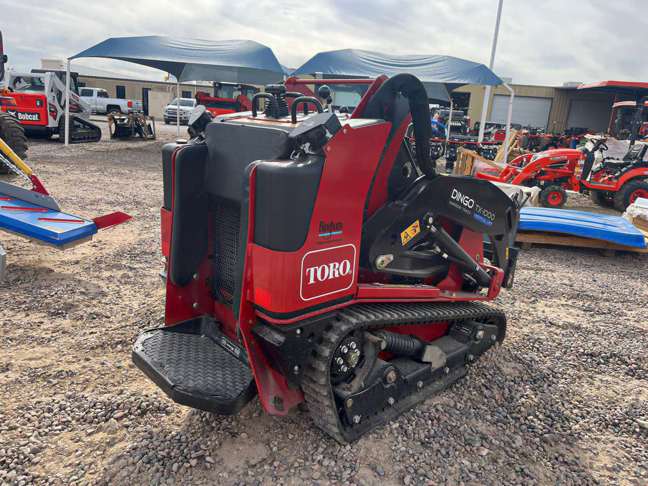 Toro  Dingo TX-1000 Equipment Image0
