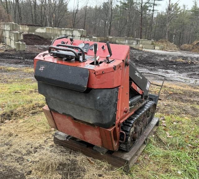 Image of Toro Dingo TX420 equipment image 4