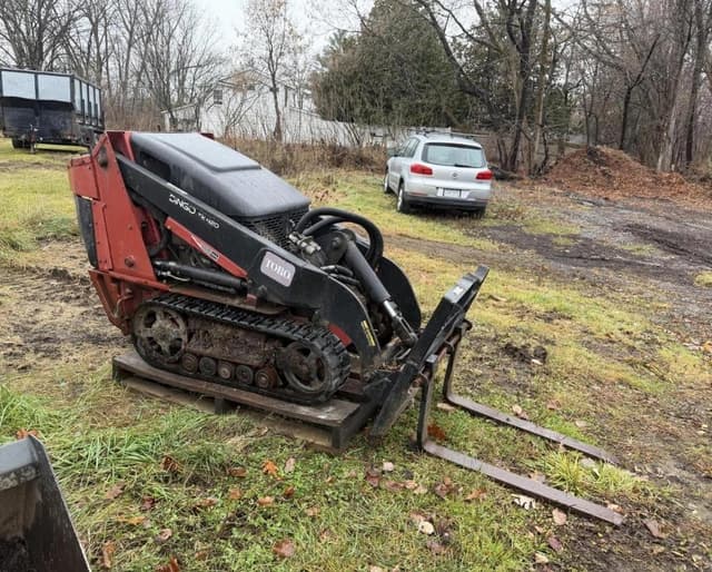 Image of Toro Dingo TX420 equipment image 1