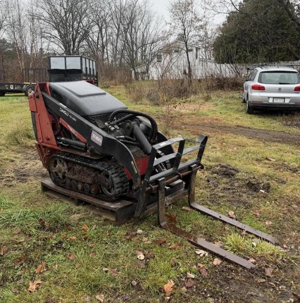 Toro Dingo TX420 Equipment Image0