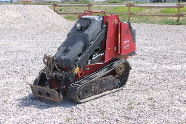 Image of Toro Dingo TX700 equipment image 1