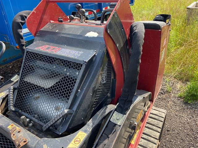Image of Toro Dingo TX1300 equipment image 4
